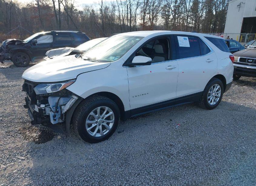 Photo 2 of 2019 Chevrolet Equinox LT (VIN 2GNAXUEV0K6154348)