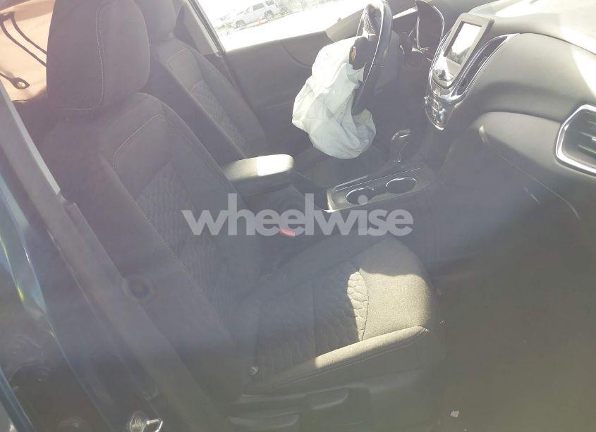 Photo 5 of 2019 Chevrolet Equinox LT (VIN 2GNAXUEV0K6192954)