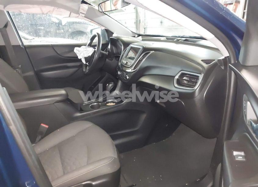 Photo 5 of 2019 Chevrolet Equinox LT (VIN 2GNAXUEV0K6195028)