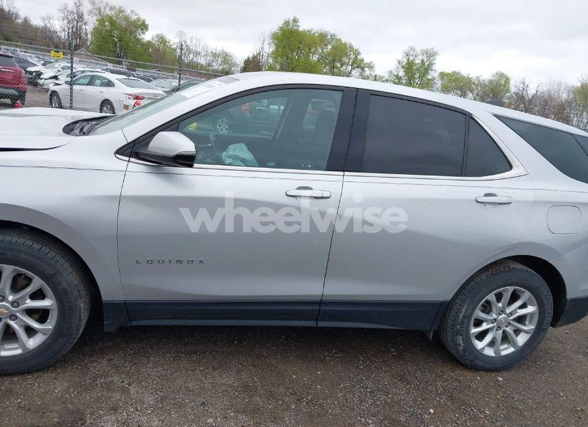 Photo 14 of 2019 Chevrolet Equinox LT (VIN 2GNAXUEV0K6262789)