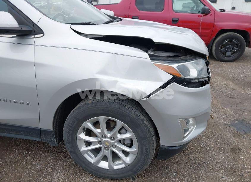 Photo 6 of 2019 Chevrolet Equinox LT (VIN 2GNAXUEV0K6262789)