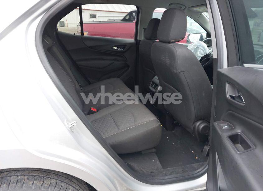 Photo 8 of 2019 Chevrolet Equinox LT (VIN 2GNAXUEV0K6262789)
