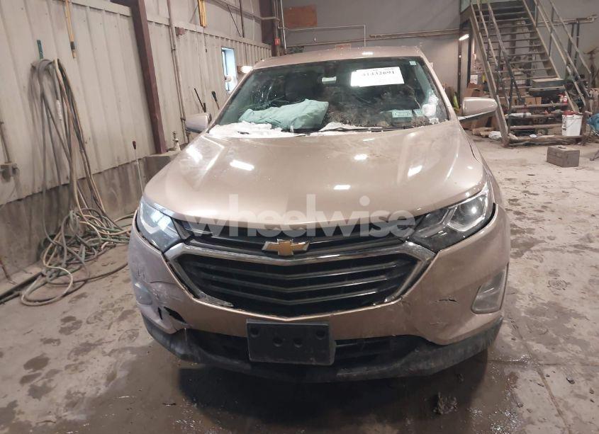 Photo 6 of 2019 Chevrolet Equinox LT (VIN 2GNAXUEV0K6279088)