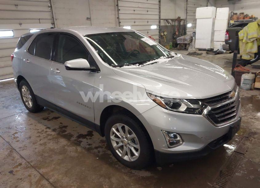 2019 Chevrolet Equinox LT (VIN 2GNAXUEV0K6279625) main photo