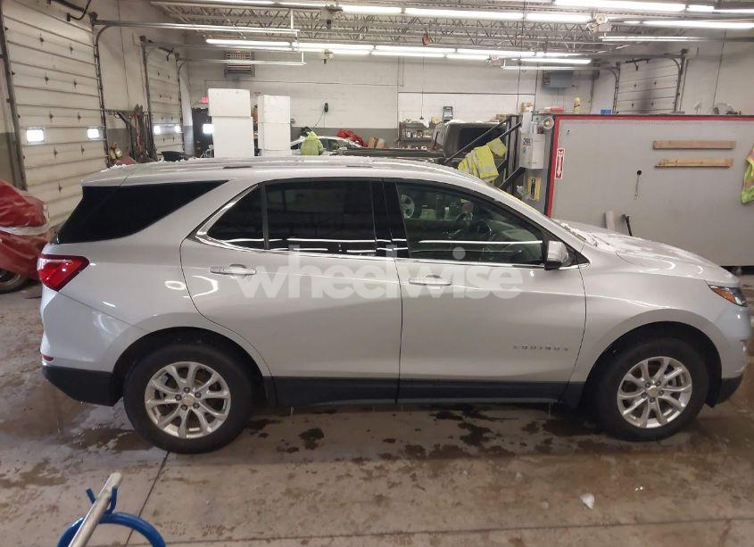 Photo 13 of 2019 Chevrolet Equinox LT (VIN 2GNAXUEV0K6279625)