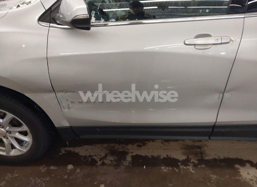 Photo 18 of 2019 Chevrolet Equinox LT (VIN 2GNAXUEV0K6279625)