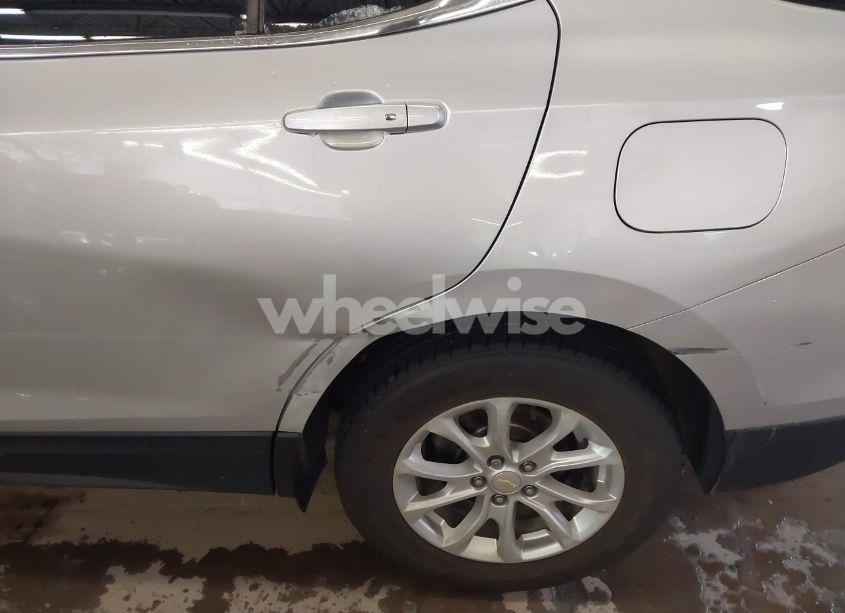 Photo 19 of 2019 Chevrolet Equinox LT (VIN 2GNAXUEV0K6279625)