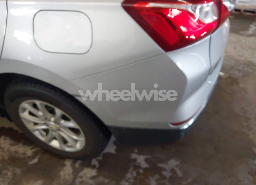 Photo 20 of 2019 Chevrolet Equinox LT (VIN 2GNAXUEV0K6279625)