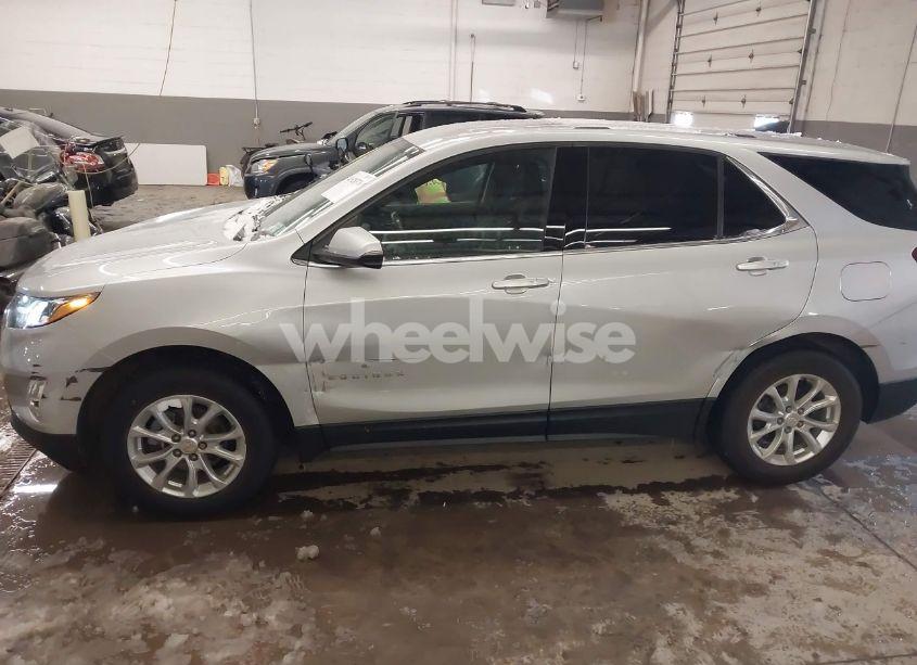 Photo 6 of 2019 Chevrolet Equinox LT (VIN 2GNAXUEV0K6279625)