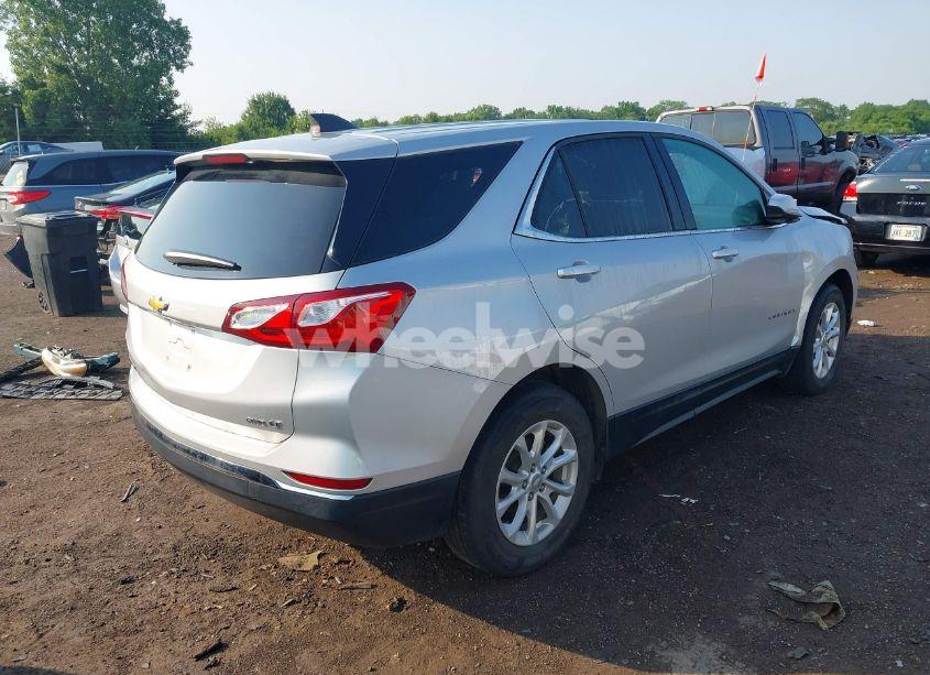 Photo 4 of 2020 Chevrolet Equinox AWD LT 1.5L TURBO (VIN 2GNAXUEV0L6102798)