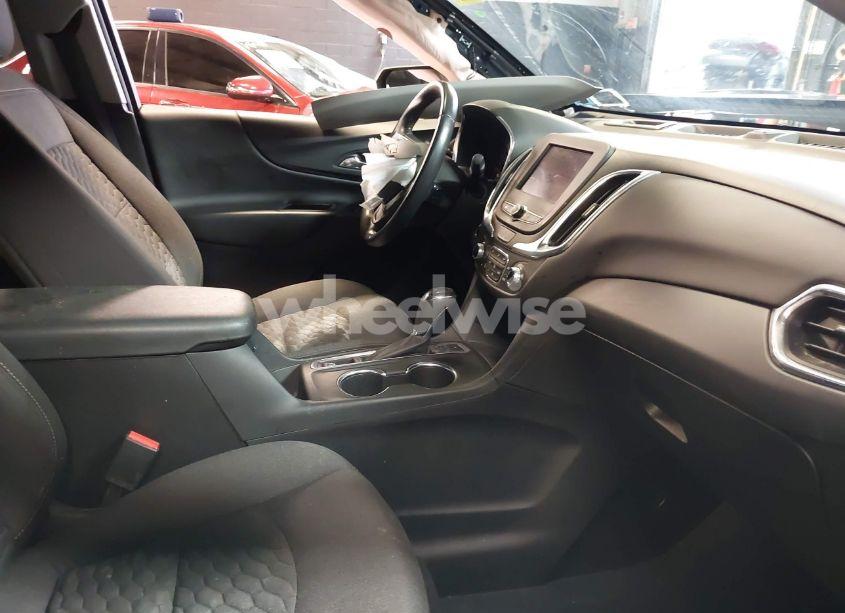 Photo 5 of 2021 Chevrolet Equinox AWD LT (VIN 2GNAXUEV0M6145104)