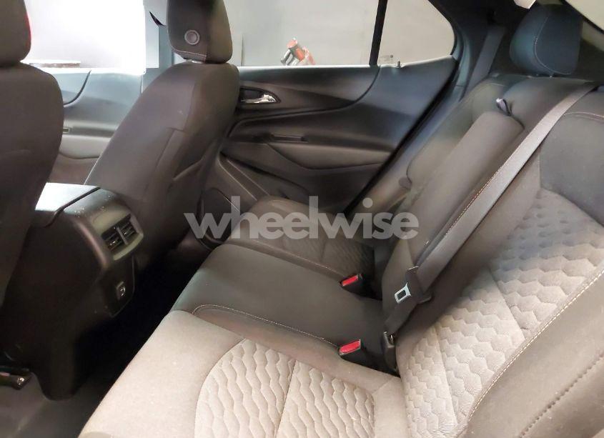 Photo 8 of 2021 Chevrolet Equinox AWD LT (VIN 2GNAXUEV0M6145104)