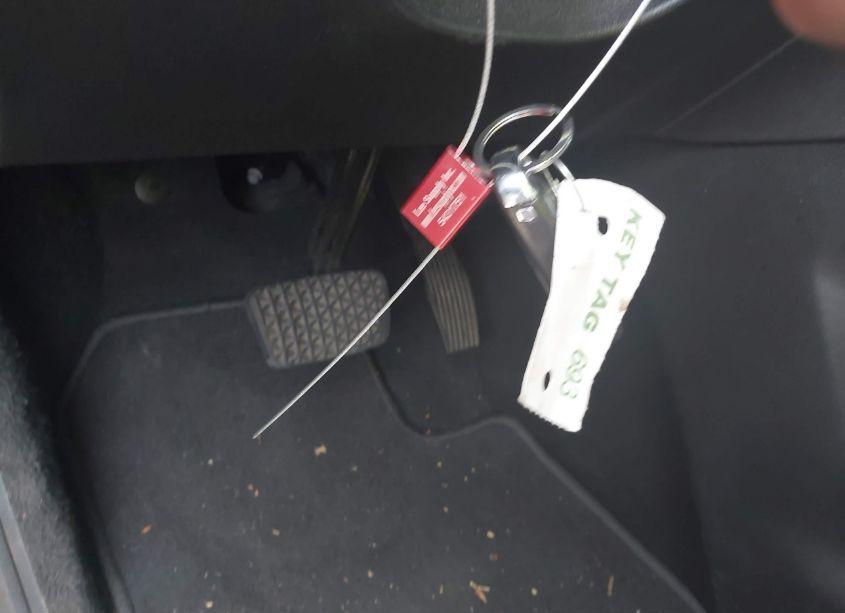 Photo 11 of 2021 Chevrolet Equinox AWD LT (VIN 2GNAXUEV0M6151372)