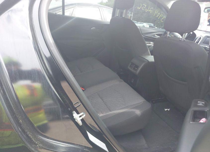 Photo 8 of 2021 Chevrolet Equinox AWD LT (VIN 2GNAXUEV0M6151372)