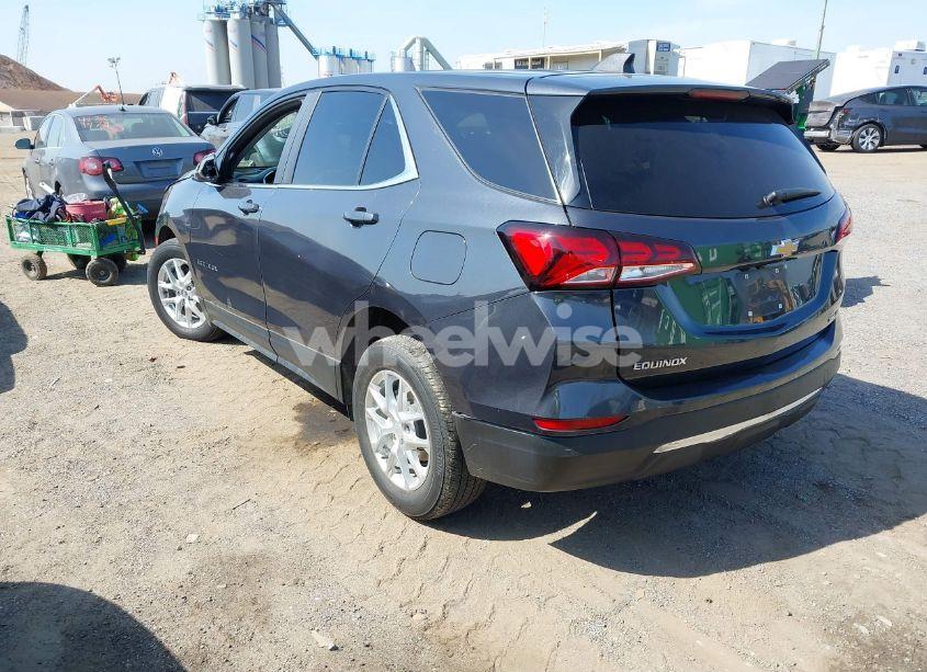 Photo 3 of 2022 Chevrolet Equinox AWD LT (VIN 2GNAXUEV0N6110449)