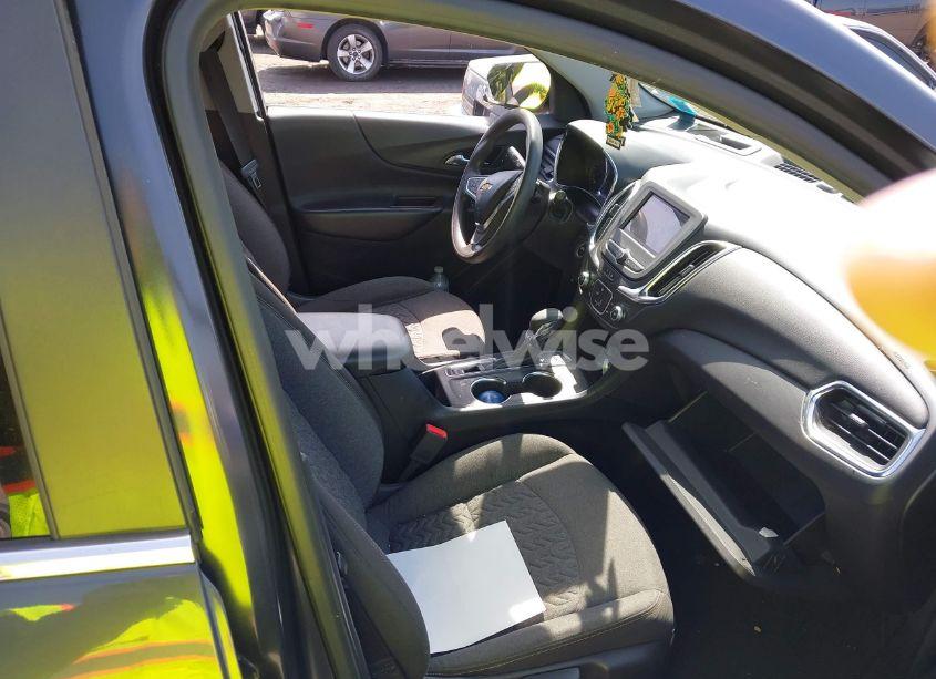 Photo 5 of 2022 Chevrolet Equinox AWD LT (VIN 2GNAXUEV0N6110449)