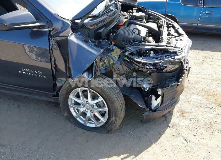 Photo 6 of 2022 Chevrolet Equinox AWD LT (VIN 2GNAXUEV0N6110449)