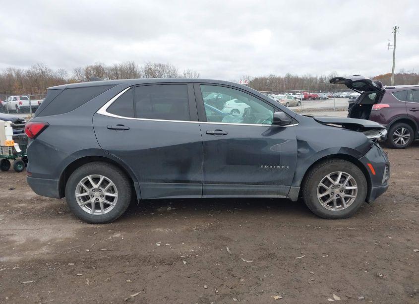 Photo 13 of 2022 Chevrolet Equinox AWD LT (VIN 2GNAXUEV0N6144214)