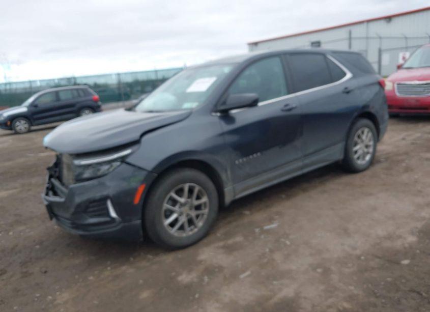 Photo 2 of 2022 Chevrolet Equinox AWD LT (VIN 2GNAXUEV0N6144214)