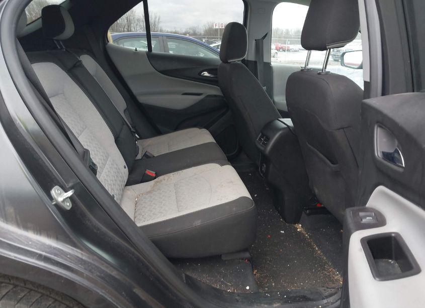 Photo 8 of 2022 Chevrolet Equinox AWD LT (VIN 2GNAXUEV0N6144214)