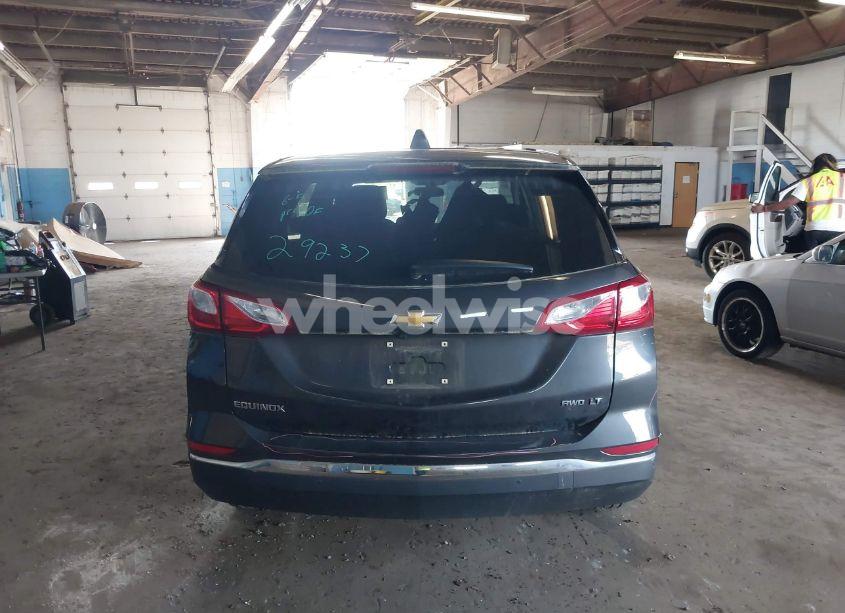 Photo 16 of 2019 Chevrolet Equinox LT (VIN 2GNAXUEV1K6102307)