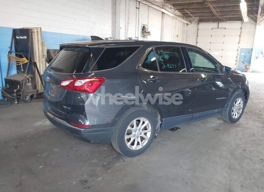 Photo 4 of 2019 Chevrolet Equinox LT (VIN 2GNAXUEV1K6102307)