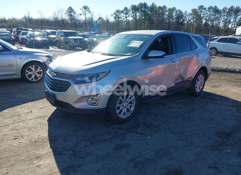 Photo 2 of 2019 Chevrolet Equinox LT (VIN 2GNAXUEV1K6115431)