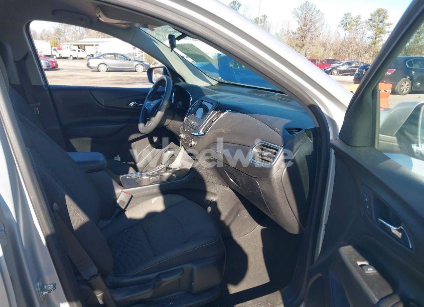 Photo 5 of 2019 Chevrolet Equinox LT (VIN 2GNAXUEV1K6115431)