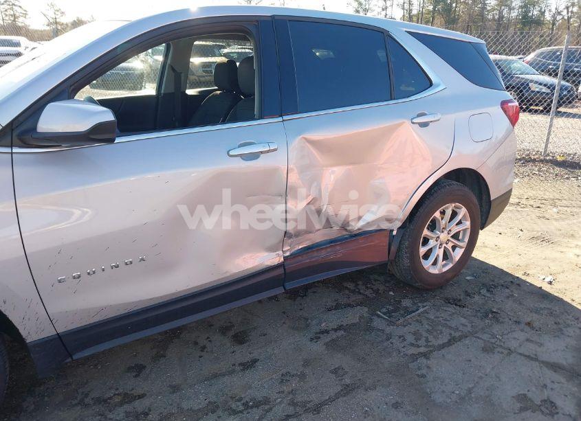 Photo 6 of 2019 Chevrolet Equinox LT (VIN 2GNAXUEV1K6115431)