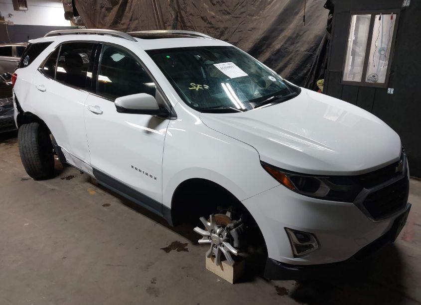 2019 Chevrolet Equinox LT (VIN 2GNAXUEV1K6123397) main photo