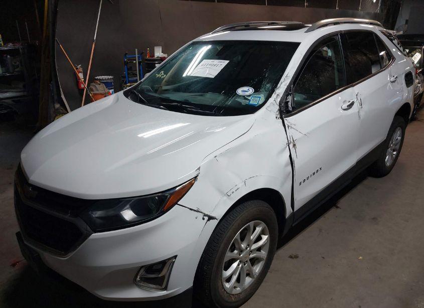 Photo 2 of 2019 Chevrolet Equinox LT (VIN 2GNAXUEV1K6123397)