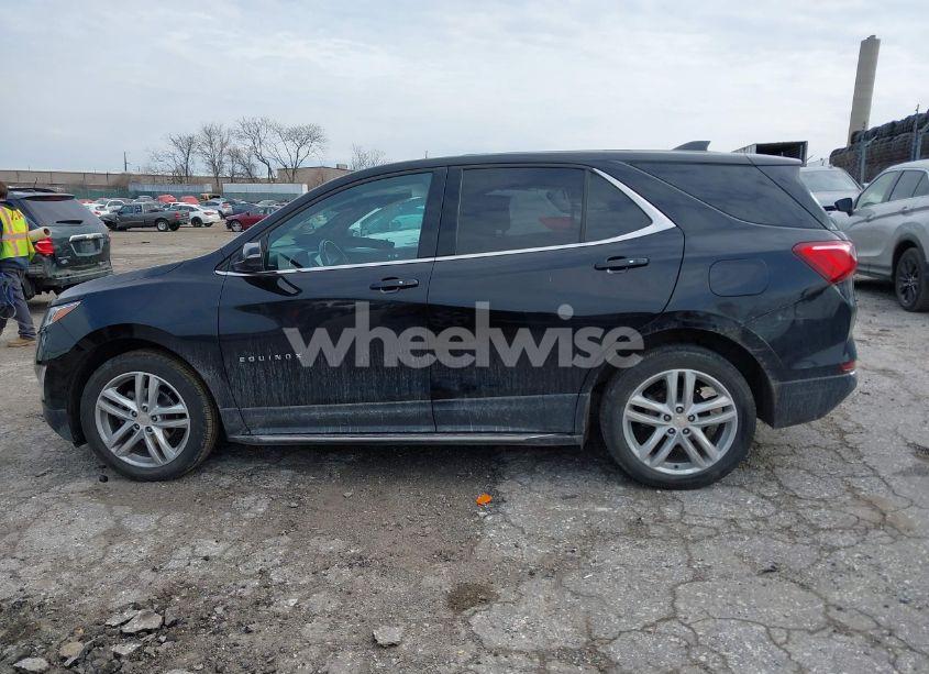 Photo 13 of 2019 Chevrolet Equinox LT (VIN 2GNAXUEV1K6243894)