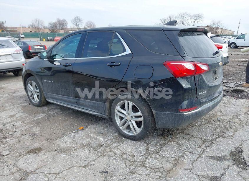 Photo 3 of 2019 Chevrolet Equinox LT (VIN 2GNAXUEV1K6243894)