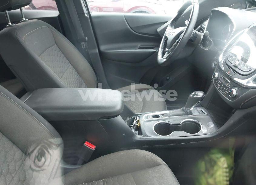 Photo 5 of 2019 Chevrolet Equinox LT (VIN 2GNAXUEV1K6243894)