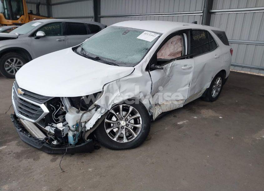 Photo 2 of 2019 Chevrolet Equinox LT (VIN 2GNAXUEV1K6249601)