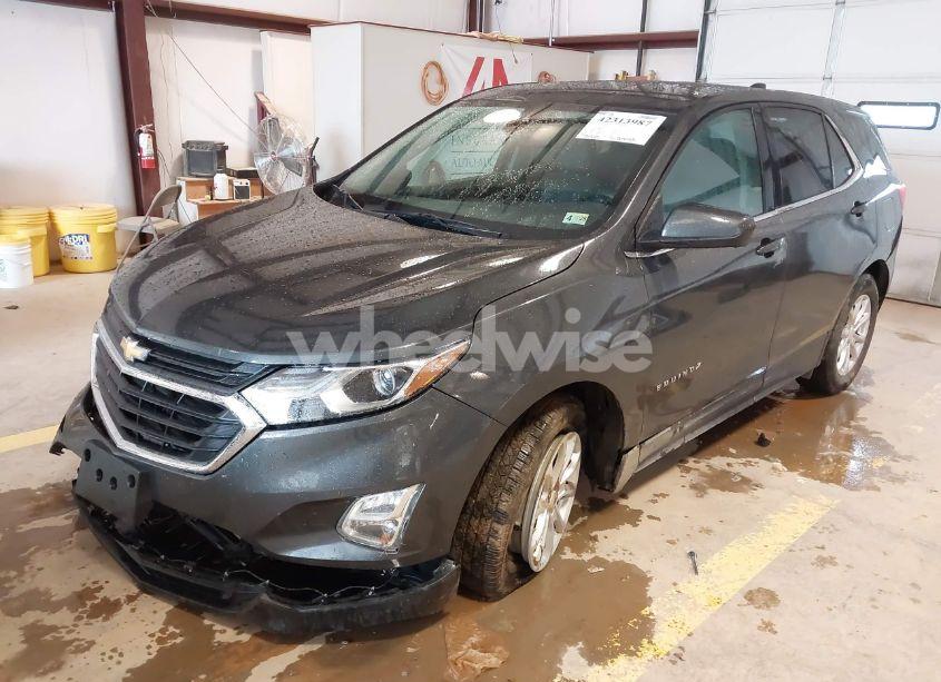 Photo 2 of 2020 Chevrolet Equinox AWD LT 1.5L TURBO (VIN 2GNAXUEV1L6172018)