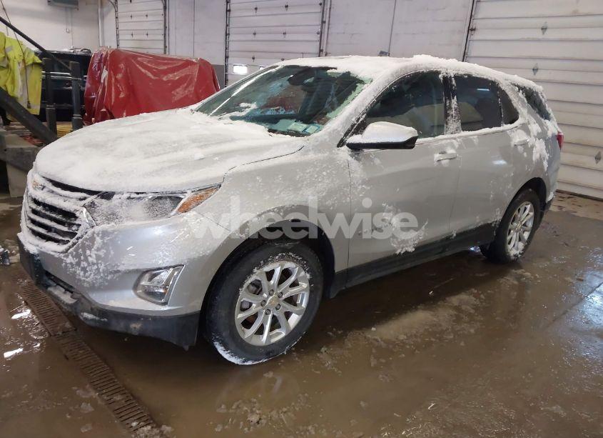 Photo 2 of 2020 Chevrolet Equinox AWD LT 1.5L TURBO (VIN 2GNAXUEV1L6186324)