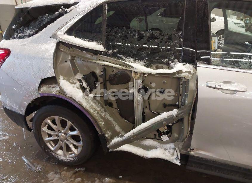 Photo 6 of 2020 Chevrolet Equinox AWD LT 1.5L TURBO (VIN 2GNAXUEV1L6186324)