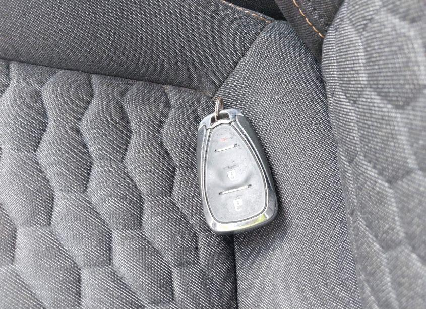 Photo 11 of 2021 Chevrolet Equinox AWD LT (VIN 2GNAXUEV1M6108188)