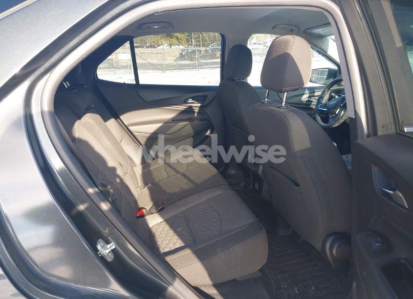 Photo 8 of 2021 Chevrolet Equinox AWD LT (VIN 2GNAXUEV1M6121362)