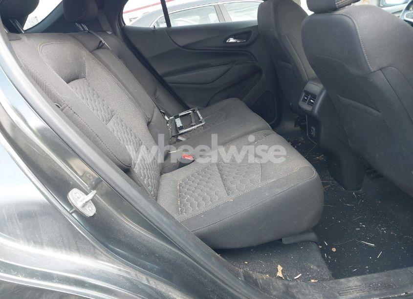 Photo 8 of 2021 Chevrolet Equinox AWD LT (VIN 2GNAXUEV1M6164308)