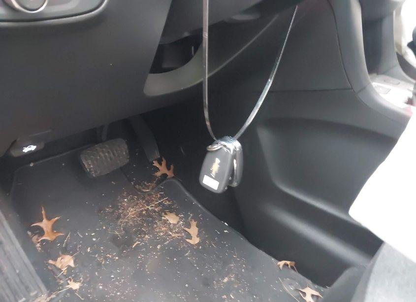 Photo 11 of 2022 Chevrolet Equinox AWD LT (VIN 2GNAXUEV1N6142438)