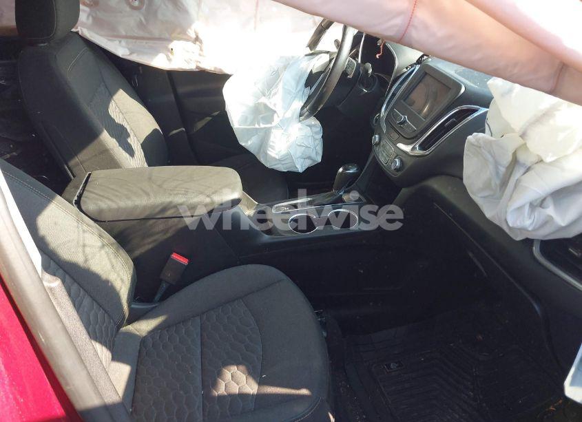 Photo 5 of 2019 Chevrolet Equinox LT (VIN 2GNAXUEV2K6105507)