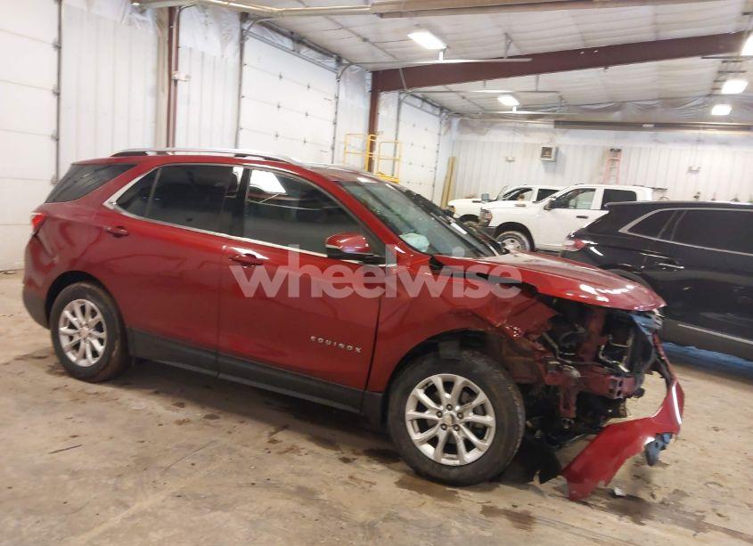 2019 Chevrolet Equinox LT (VIN 2GNAXUEV2K6112697) main photo