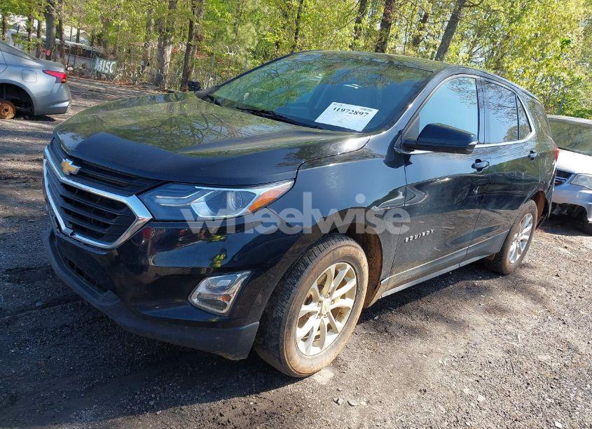 Photo 2 of 2019 Chevrolet Equinox LT (VIN 2GNAXUEV2K6189571)