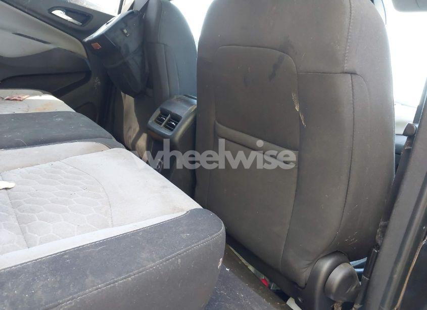 Photo 8 of 2019 Chevrolet Equinox LT (VIN 2GNAXUEV2K6189571)