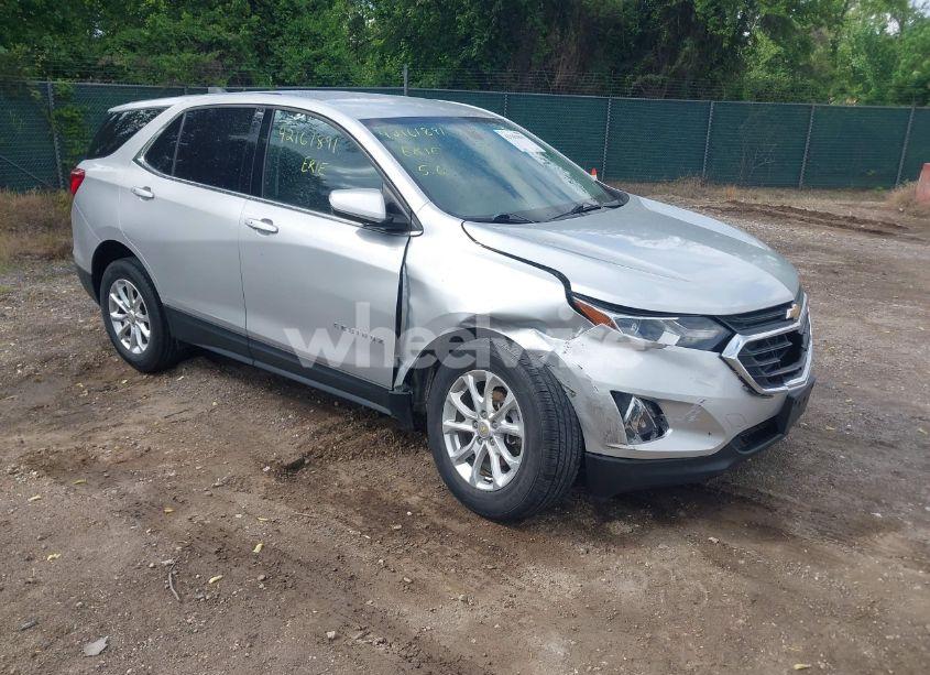 2019 Chevrolet Equinox LT (VIN 2GNAXUEV2K6235836) main photo