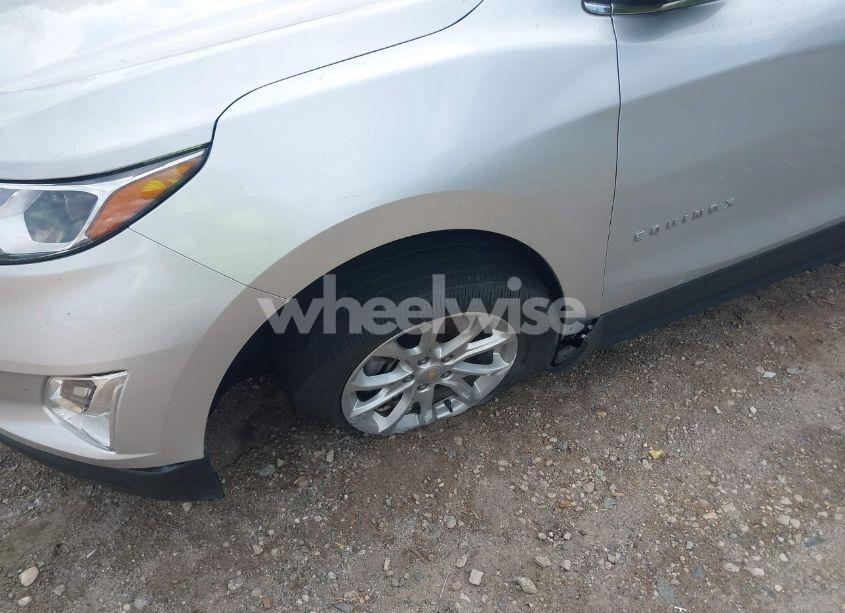 Photo 18 of 2019 Chevrolet Equinox LT (VIN 2GNAXUEV2K6235836)