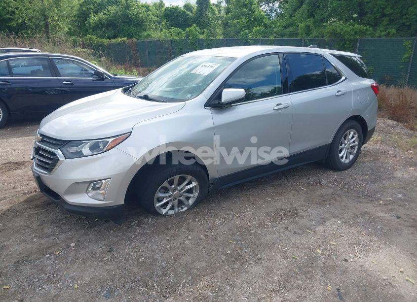 Photo 2 of 2019 Chevrolet Equinox LT (VIN 2GNAXUEV2K6235836)