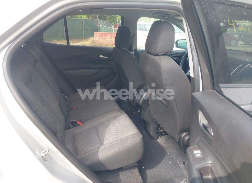 Photo 8 of 2019 Chevrolet Equinox LT (VIN 2GNAXUEV2K6235836)